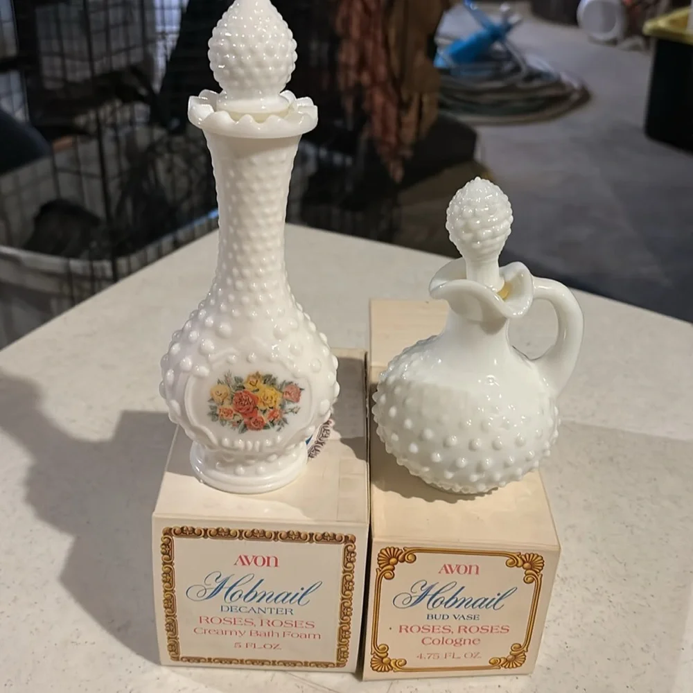 Vintage Avon Empty Milk Glass Containers - Picture 3 of 3